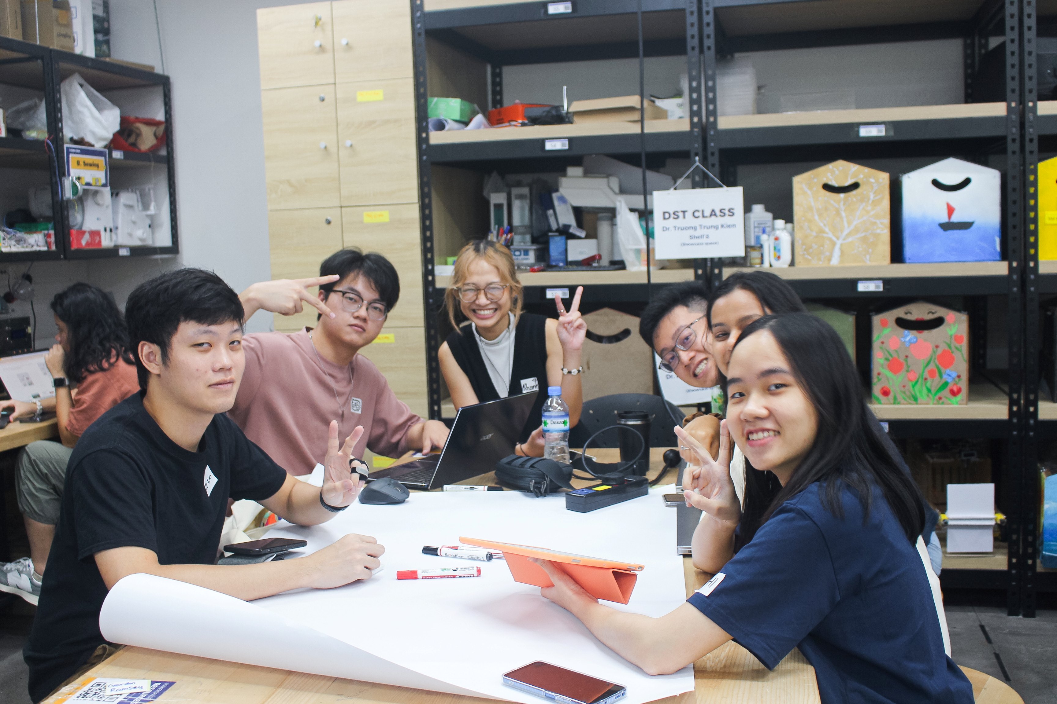 Trải nghiệm Hackathon Kỹ thuật Vị nhân sinh có-một-không-hai tại Fulbright