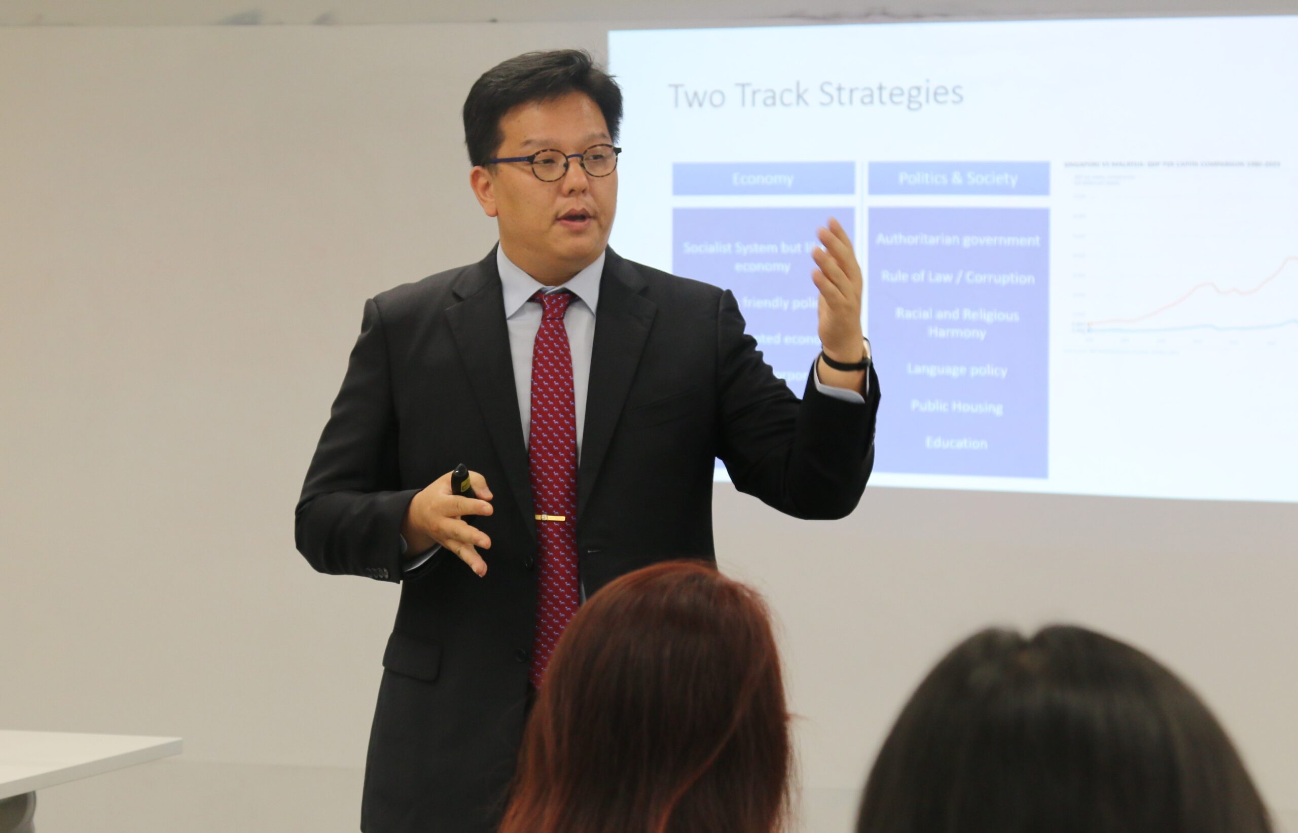 Tiến sĩ Bae Yooil: Dìu dắt học viên bằng tri thức và lòng thấu cảm