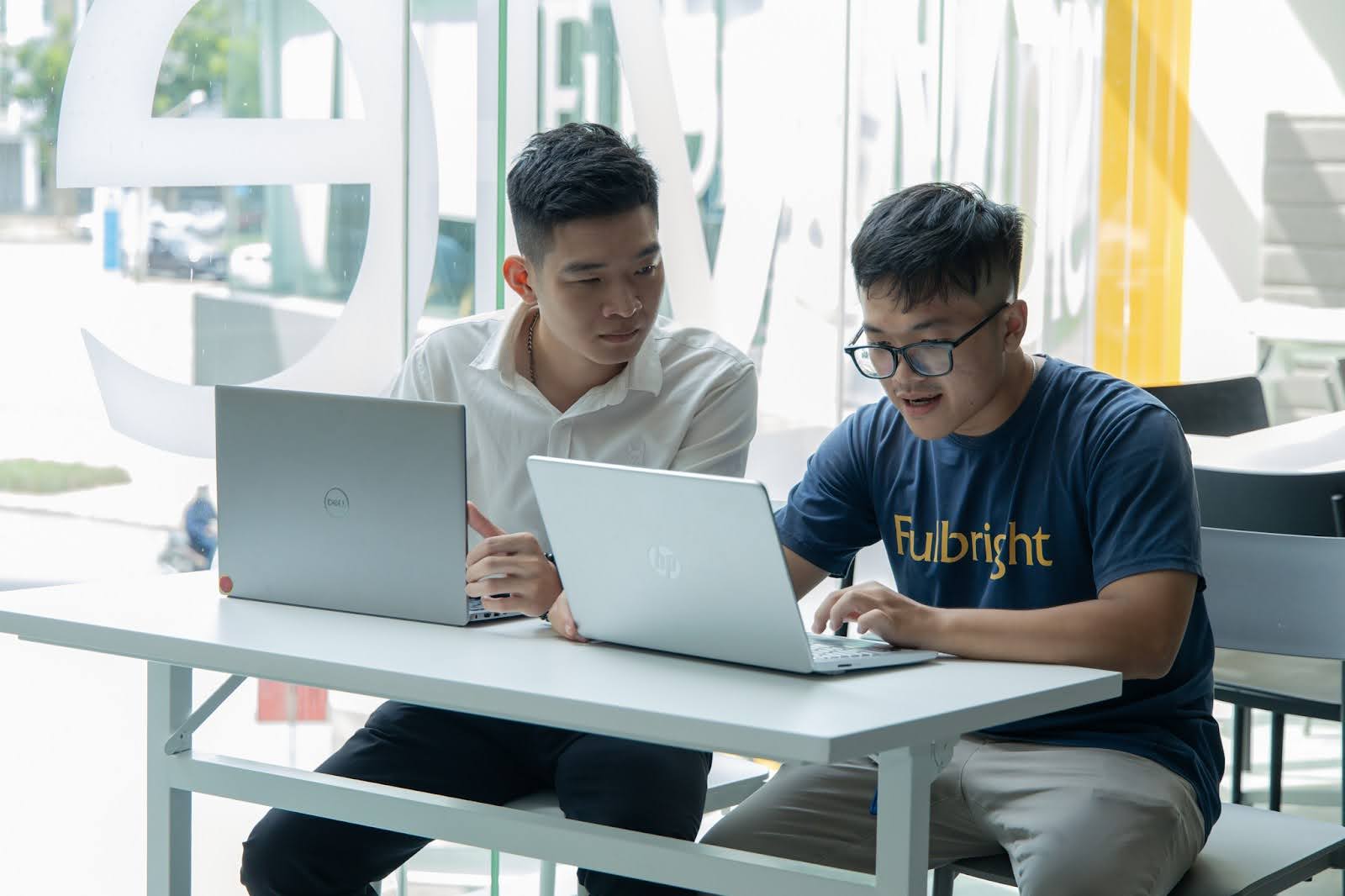 Dự án HNVision: Ứng dụng hỗ trợ người khiếm thị sử dụng thiết bị gia dụng điện tử